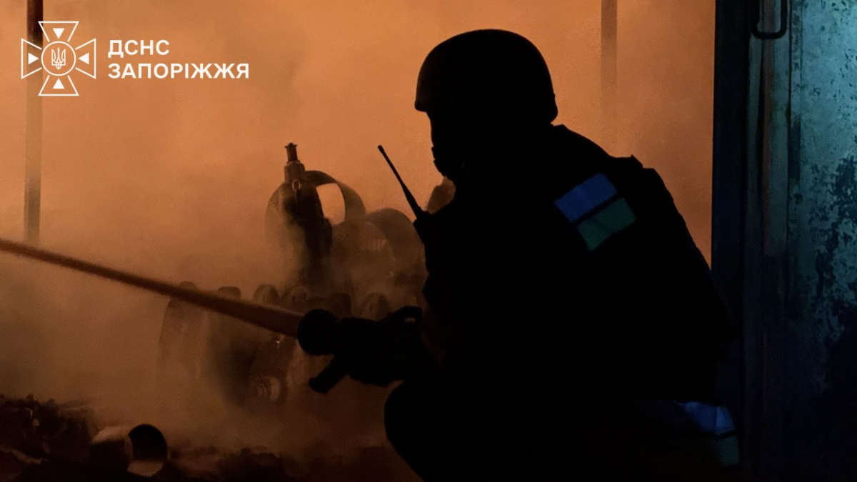 Російські дрони вночі атакували Запоріжжя - за минулу добу внаслідок обстрілів шестеро поранених (фото, відео)