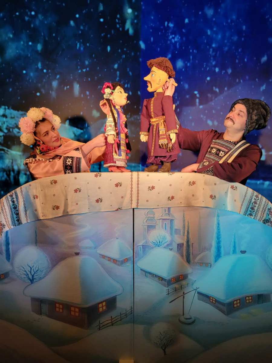 Коли у Запорізькому театрі ляльок почнуться "ялинки" для дітей і яку казку покажуть - буде прем'єра