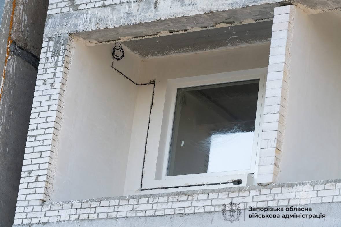 Відновили вісім поверхів з дев'яти - половина будівельних робіт у будинку на Запорізькій завершена (фото)