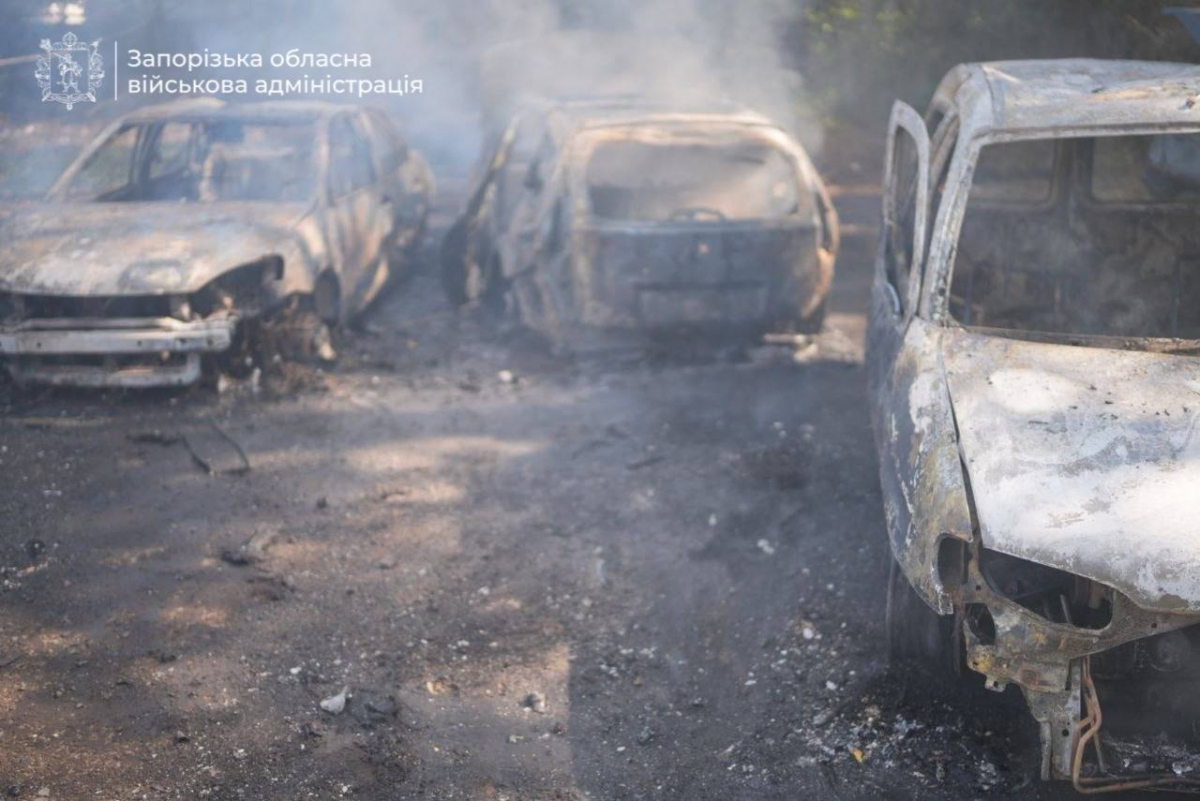У Запоріжжі під час атаки дрона на автостоянку постраждали люди: серед них водії та механік (фото, відео)