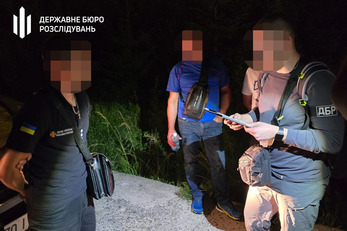 Організували втечу за кордон: у Запоріжжі судитимуть учасників нелегальної схеми (фото)