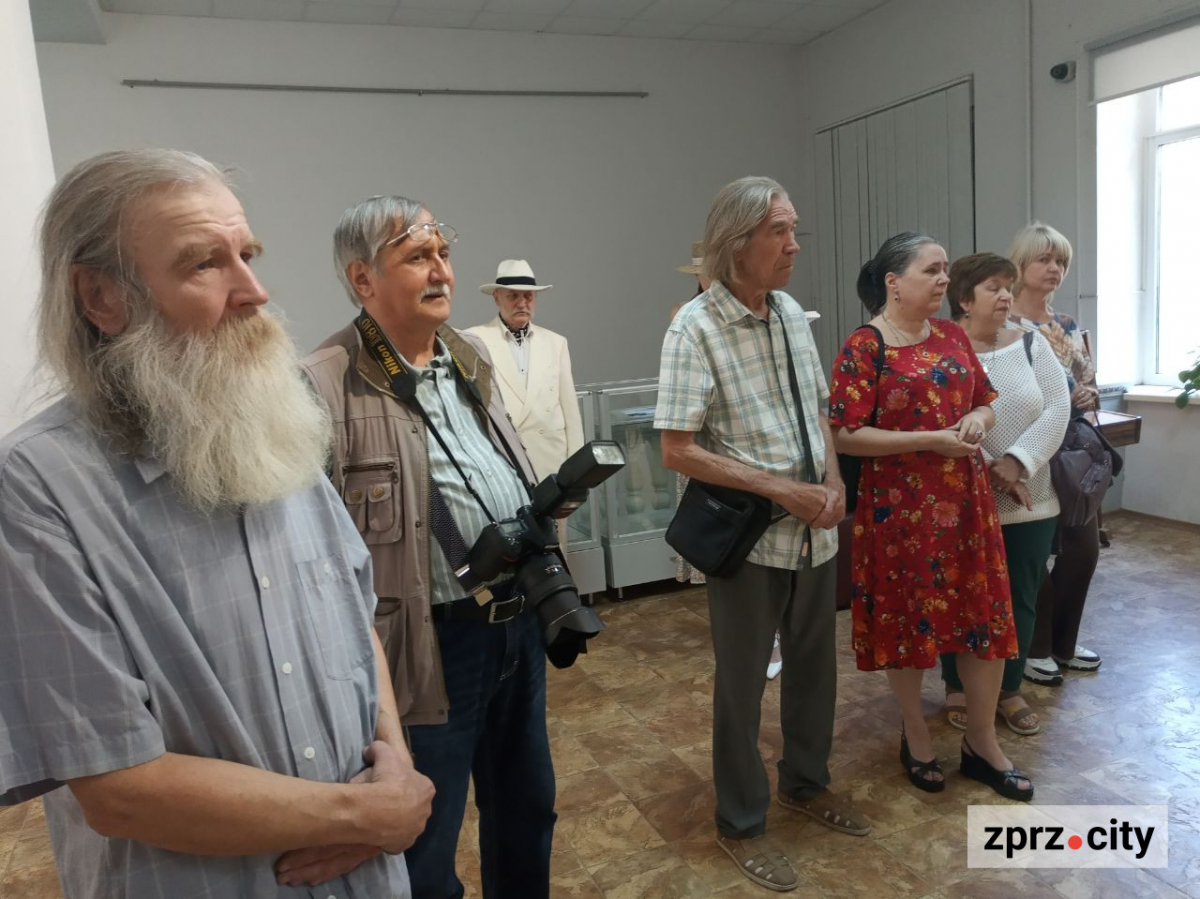 Художники показали, яким бачать прифронтове місто Запоріжжя - фото