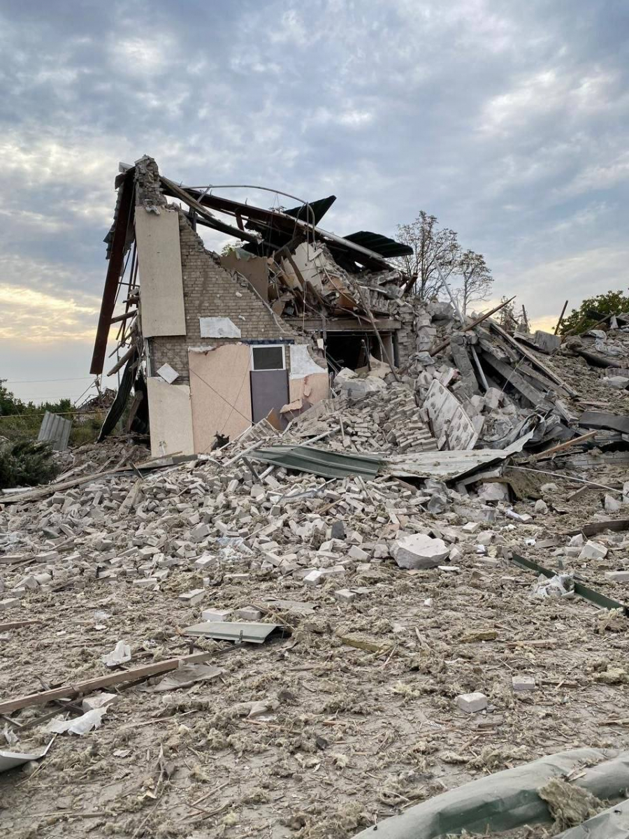 970 ударів по Запорізькій області за добу: троє людей поранені, пошкоджена гімназія (фото) 