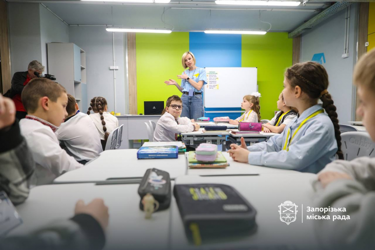 Скільки дітей у Запоріжжі ходять в школи та в дитячі садки
