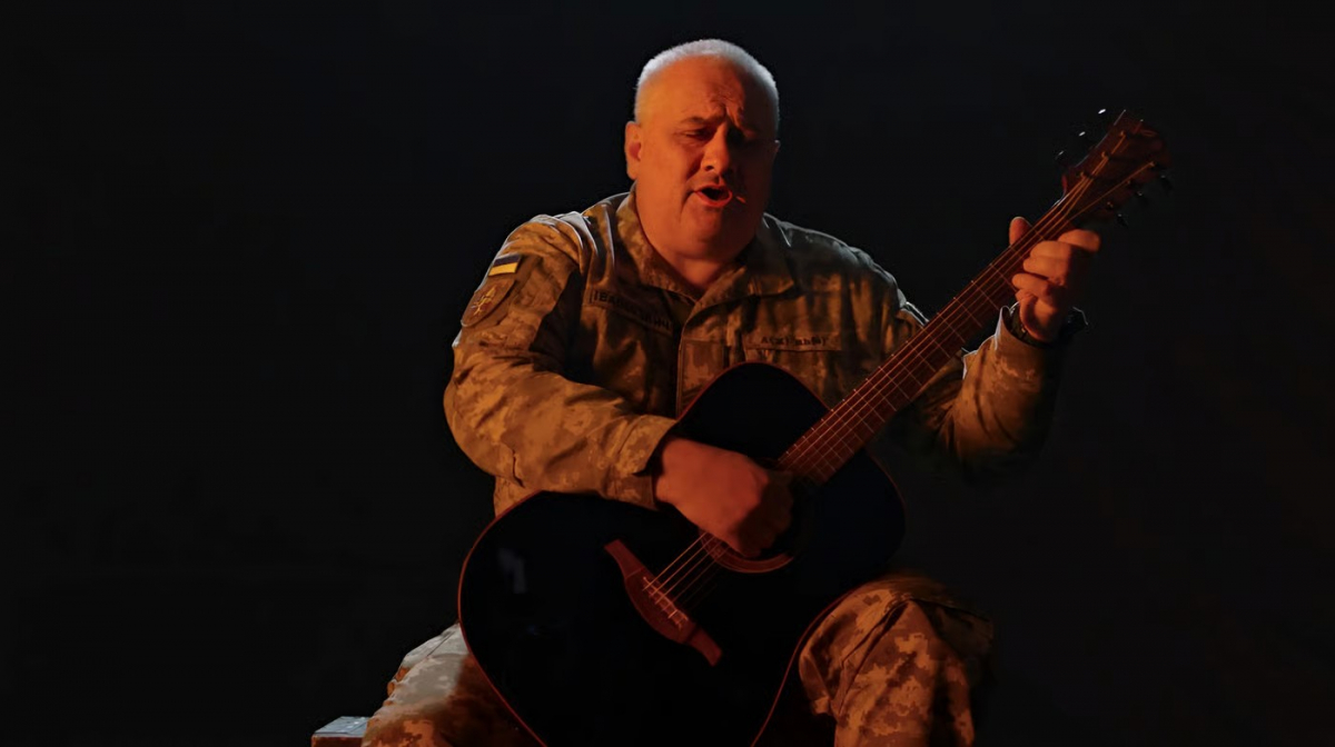 Особливий концерт: після поранення колишній соліст Запорізької обласної філармонії повернувся до творчості