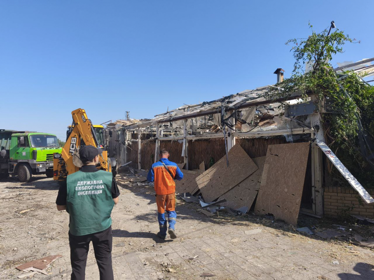 Понівечена земля вирвами від ракет та дронів – у Запоріжжі екологи виявили масштабні наслідки атаки (фото)