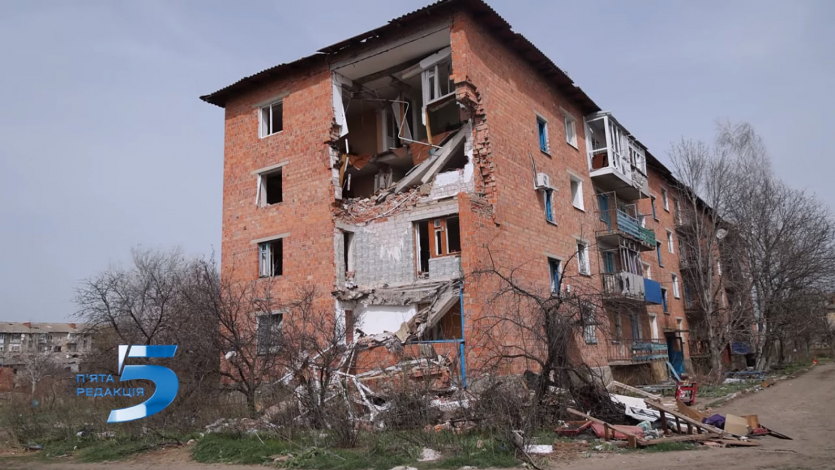 "Танк прорвався, страшно було" - як живуть мешканці прифронтового Оріхова (відео)