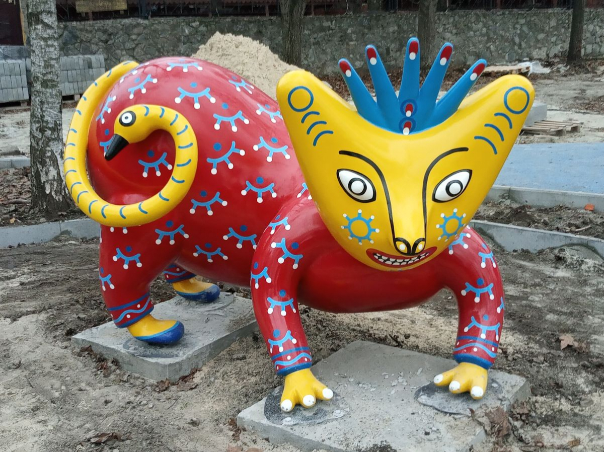 В одному із запорізьких скверів відкриють майданчик з фігурами фантастичних звірів - фоторепортаж