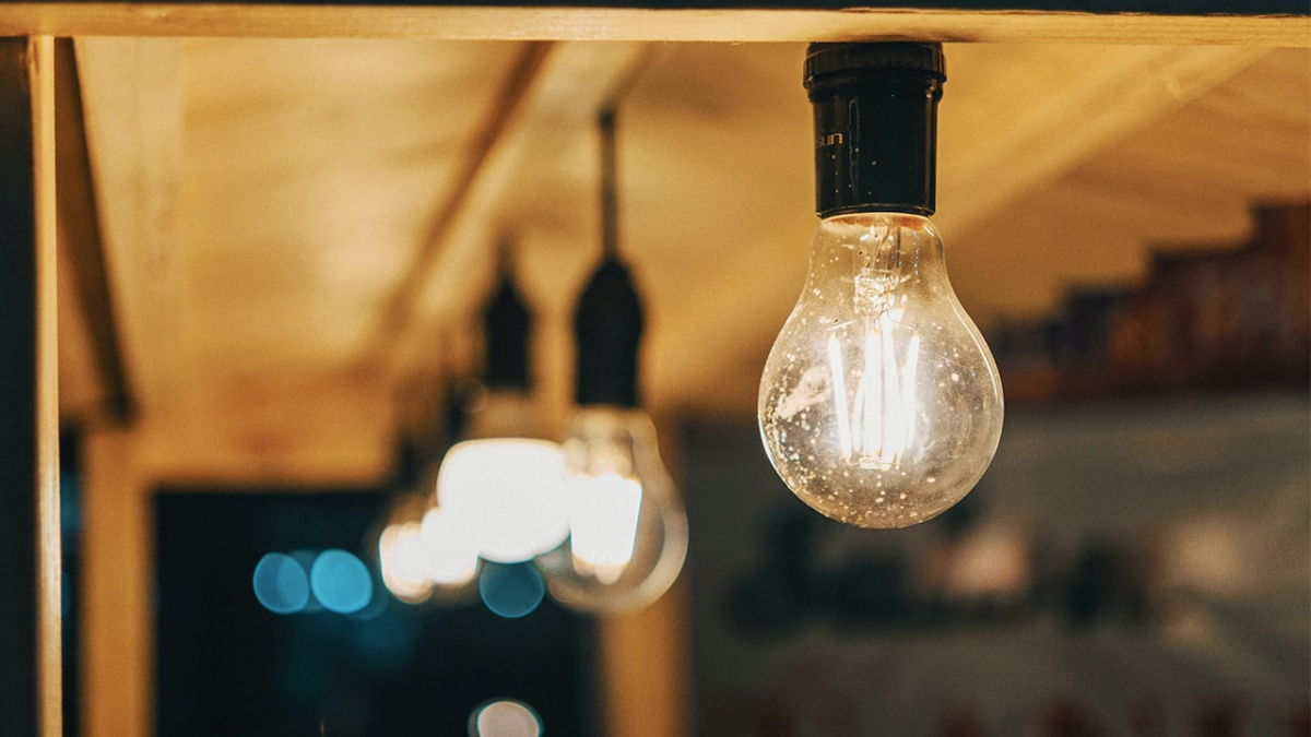 Розклад на суботу - як діятимуть графіки погодинних відключень в Запоріжжі 29 листопада