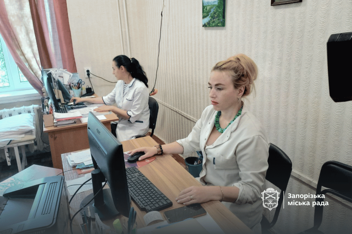 "Багато людей звертаються після обстрілів" - як Запоріжжі працює оновлене амбулаторне відділення однієї з лікарень (фото)
