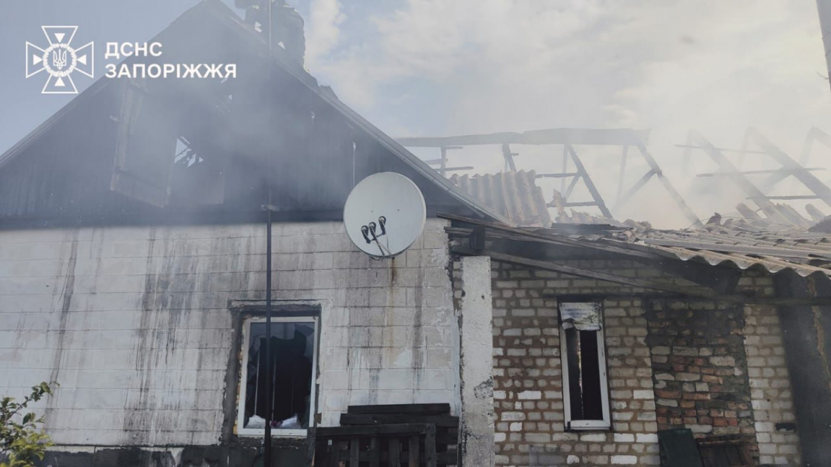 Постраждав 21-річний чоловік: у Запорізькому районі сталася серйозна пожежа (фото)