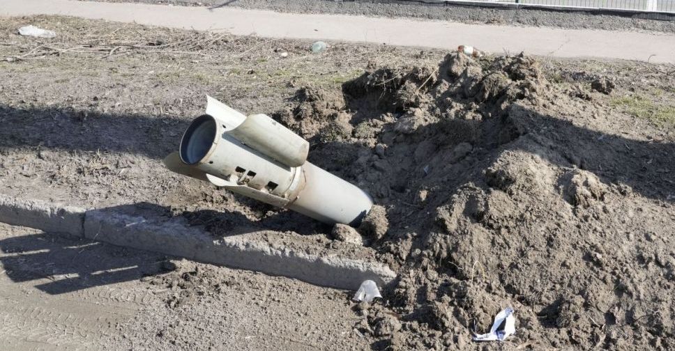 Під час атаки росіян на передмістя Запоріжжя одна з ракет влучила в дорогу
