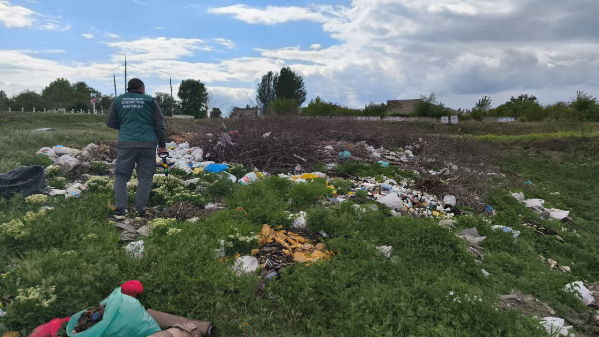 У Запоріжжі виявили масштабне сміттєзвалище – де саме (фото)