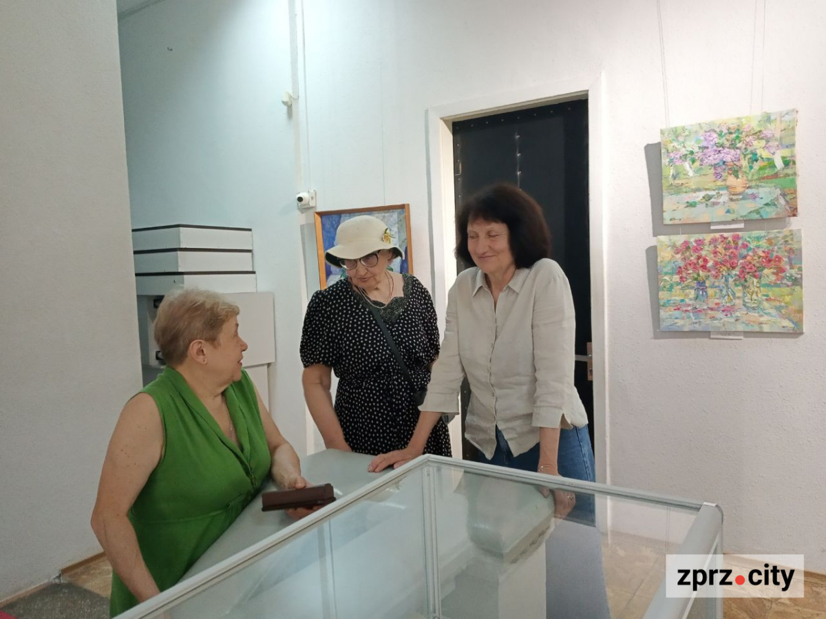Художники показали, яким бачать прифронтове місто Запоріжжя - фото