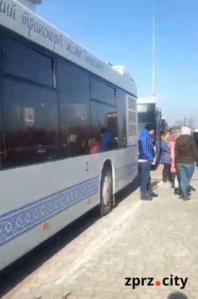 Окупанти на блокпосту у Запорізькій області роблять поглиблений огляд