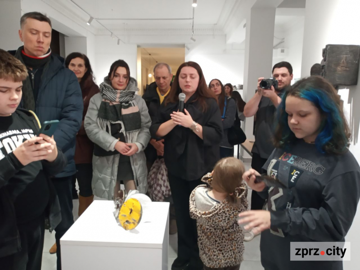 У Запоріжжі показали книгу, вирощену з гриба, та інші незвичайні артбуки - фото