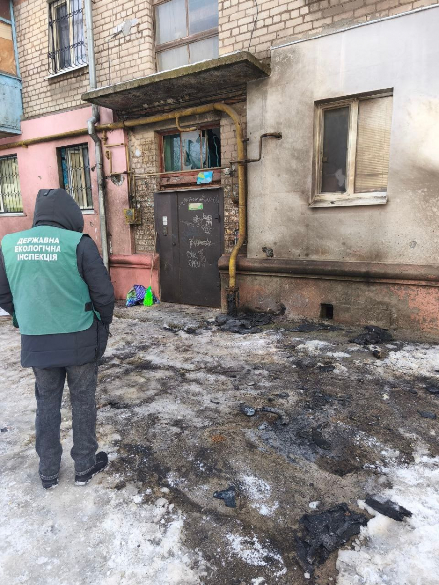 Що нового відомо про наслідки нічної ворожої атаки на Запоріжжя - є поранені, екологи розповіли про засмічення уламками одного з районів міста