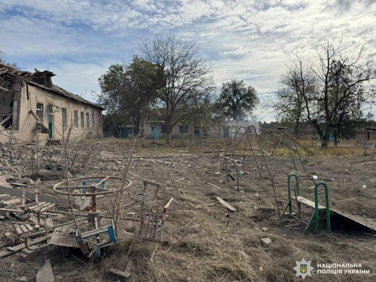 Завдали понад пів тисячі ударів - у Запорізькій області ворожі обстріли спричинили пожежі у двох районах (фото)