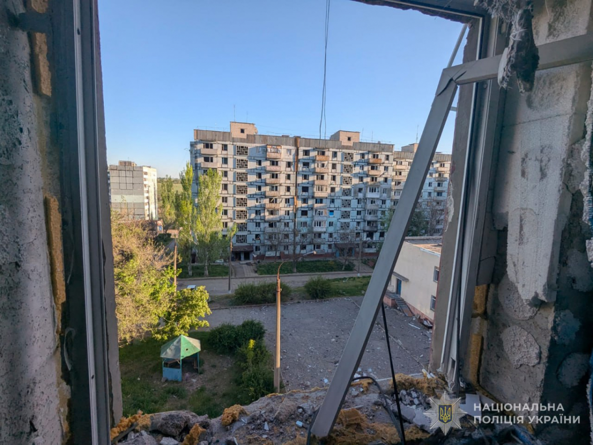 Завдали понад пів тисячі ударів - внаслідок ворожих обстрілів Запорізької області виникли масштабні пожежі (фото)