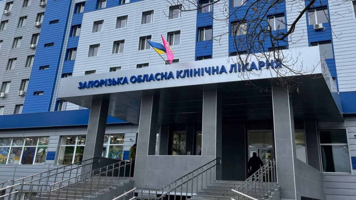 Перезапустили серце у 81 рік: у Запоріжжі лікарі провели надскладну операцію колезі (фото)