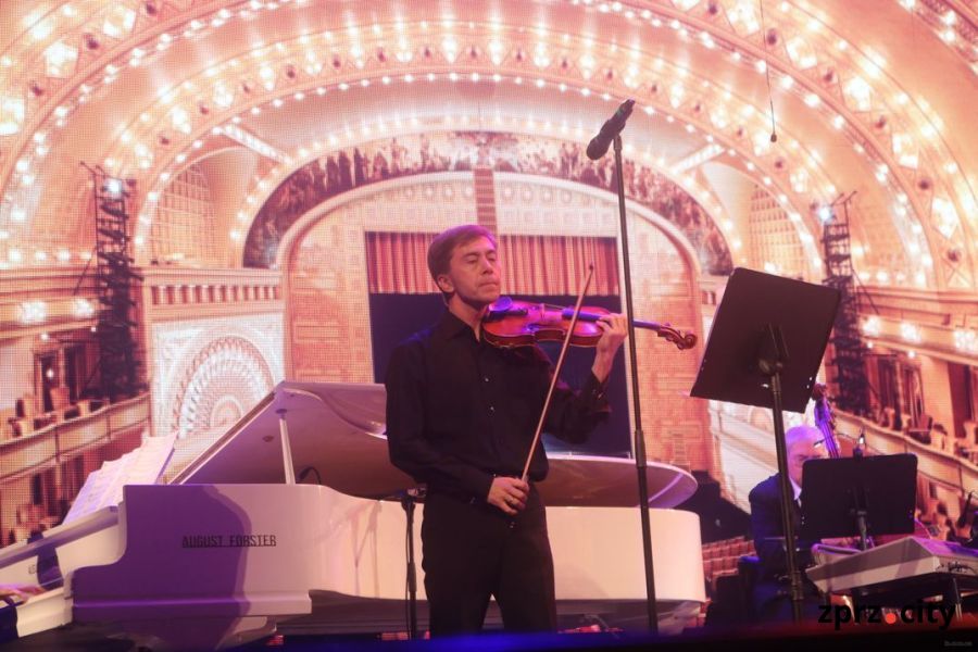 Пісня Брітні Спірс на скрипках або Як відкривали концертний сезон у запорізькій філармонії - фото