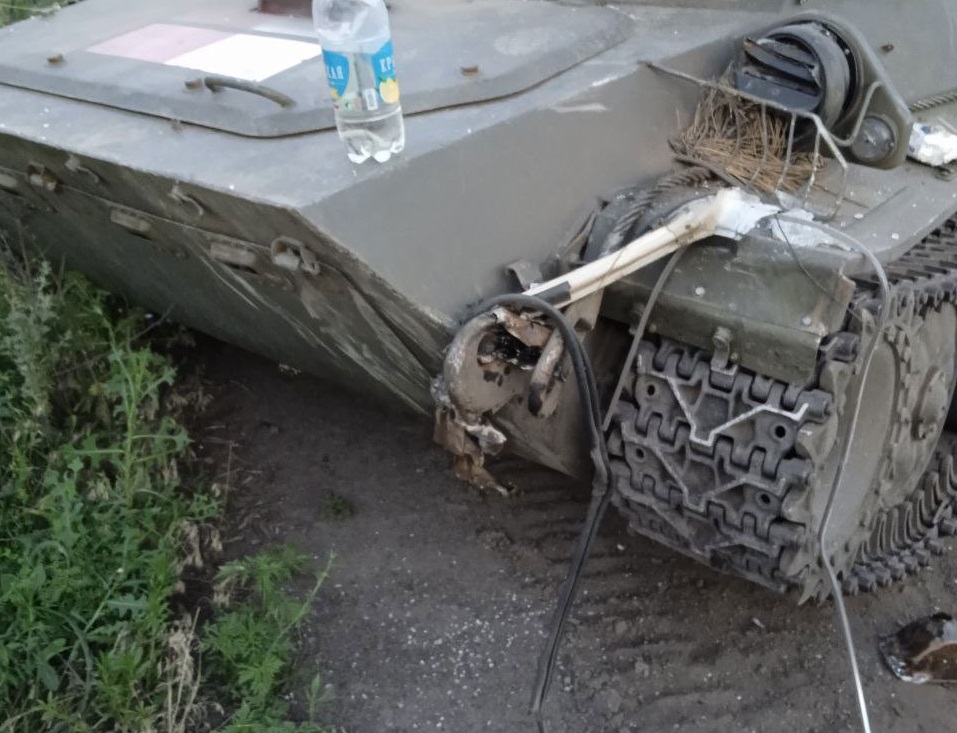 У Запорізькій області п'яний російський військовий на бронетранспортері влаштував смертельну ДТП - фото