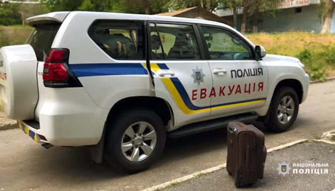 Вивезли у безпечне місце - на Запоріжжі з-під обстрілів евакуювали багатодітну родину