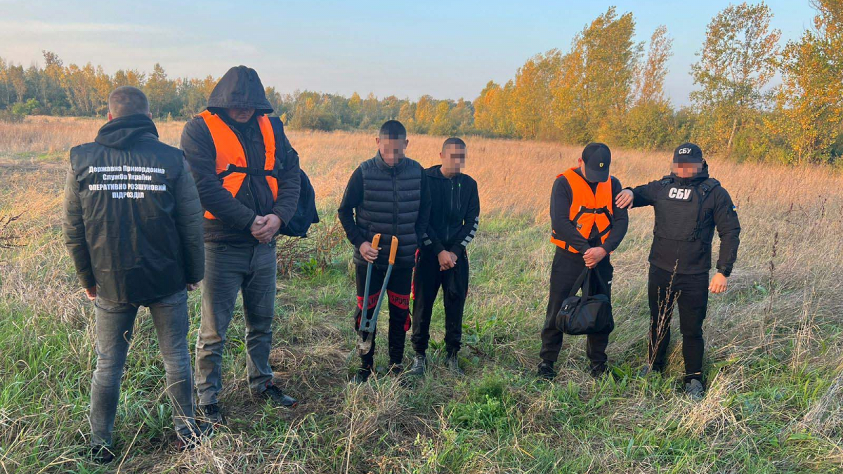 На кордоні з Угорщиною спіймали запоріжця, який намагався незаконно ...