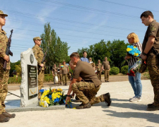 У Запоріжжі відкрили Алею Слави захисникам Маріуполя - фото