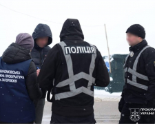 «Відкат» за бронювання: у Запоріжжі директор підприємства вимагав гроші у працівників (фото)