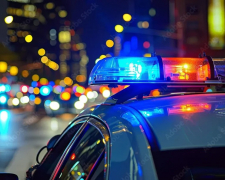 Уникнув зіткнення та влетів у паркан: у Запоріжжі розшукують водія, через якого постраждала 8-річна дитина (фото)