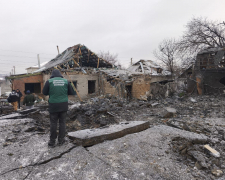 Величезні вирви та уламки довкола: в Запоріжжі екологи зафіксували наслідки удару керованими авіабомбами (фото)