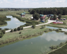 &quot;Від цього я кайфую&quot;: як переселенець з Мелітополя відновлює на Черкащині базу відпочинку