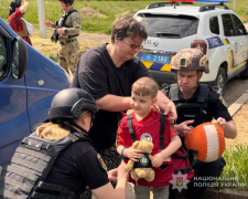 Під час евакуації родини з маленькою дитиною до Запоріжжя впав ударний дрон – подробиці
