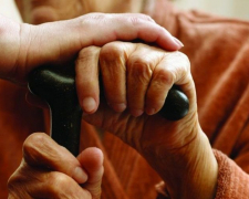 У Запоріжжі 86-річна жінка не могла повернутися додому, бо забула де живе