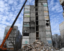 Змінили підрядника - відбудову багатоповерхівки на вулиці Запорізькій відновлять найближчими днями (фото, відео)