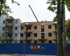 Можуть відбудувати достроково - як просувається відновлення багатоповерхівок в центрі Запоріжжя (фото)
