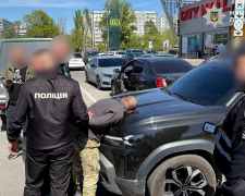 У Запоріжжі затримали командира батальйону ЗСУ, якого підозрюють у вимаганні грошей із підлеглих за «спокійну службу»