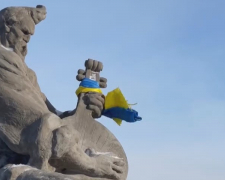 Символ свободи та пам’яті: у Запоріжжі на Хортиці з'явилася нова скульптура (відео)