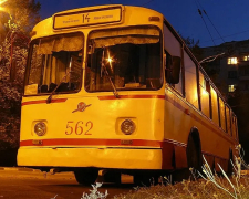 Двоє дверей та хромовані поручні: як у Запоріжжі з&#039;явилися перші тролейбуси