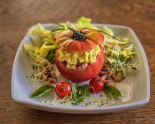 Запечені фаршировані томати по-французьки – легкий рецепт від Ольги Мартиновської
