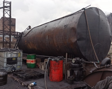 На Запоріжжі викрили підприємця, який незаконно виготовляв пальне без ліцензій