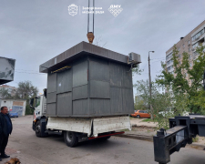 У Запоріжжі демонтували МАФ, встановлений з порушенням правил благоустрою (фото)
