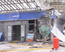 Понівечена автозаправка у Запоріжжі внаслідок атаки росіян 24 березня 