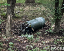 Ворог скинув на селище у Запорізькому районі фугасну авіабомбу - евакуювали жителів (відео)