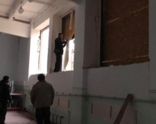 У Запорізькій області ремонтують школу, яка постраждала від ракет окупантів - відео