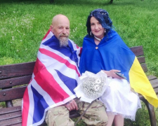 У Запоріжжі одружилися британський волонтер та відома активістка: подробиці та фото