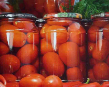 Мариновані помідори, фото ілюстративне