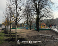 У Запоріжжі започаткували Алею Гідності — у парку Нацгвардії висадили перші дерева (фото)