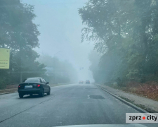 Будьте обережними на дорозі – синоптики попередили про сильний туман у Запоріжжі